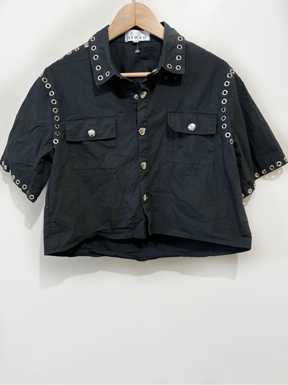 Kate Hewko Short Sleeve Grommet Crop Top Open Back Eyelet Shirt Size XS Black - Picture 2 of 8